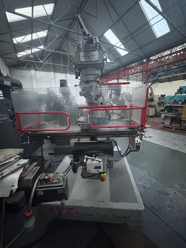 XYZ 2000 Turret Mill