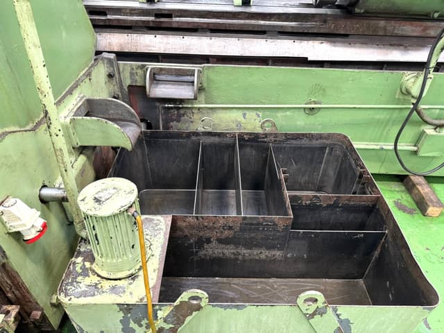 LANDIS LUND HMPB 14/125 Cylindrical Grinder with Angular Table. Complete with Coolant Tank. Filtration. Steadies