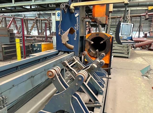 STK 1690 – 1200 PT 3D CNC Pipe Cutting machine