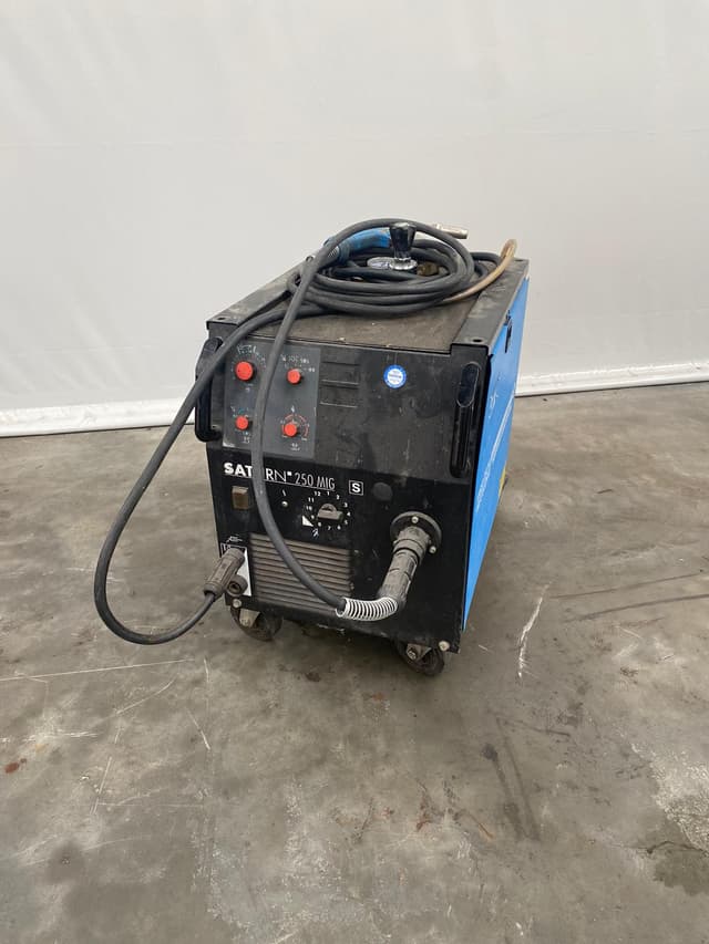 Messer Griesheim - Saturn 250 MIG KGE (L302)
