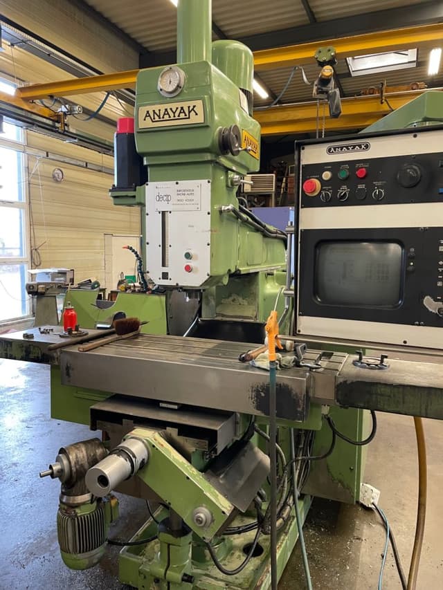 Universal CNC Milling Machine – ANAYAK  – 1080