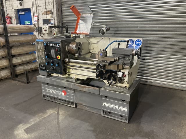 COLCHESTER TRIUMPH VS2500 Gap Bed Centre Lathe