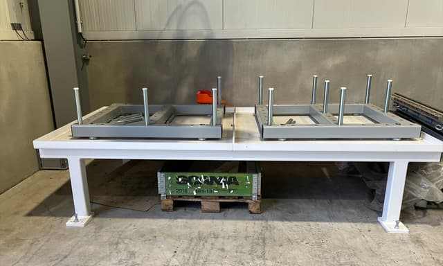 STOPA - UNPACKING TABLE