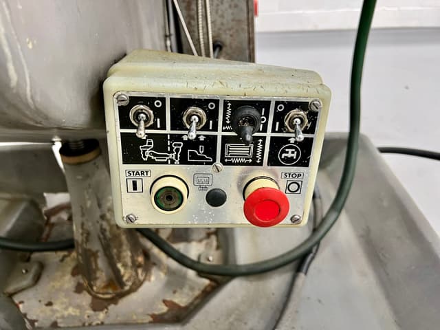 BRIDGEPORT Series 1 2HP Variable Speed Turret Mill with Newall Topaz 2 Axis DRO.Year 1987