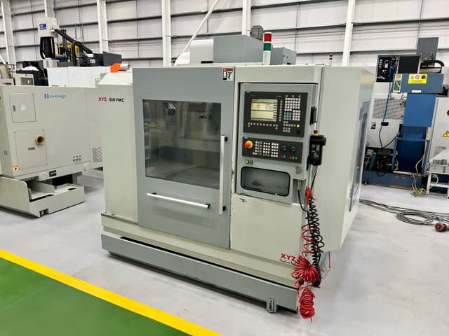 XYZ VMC1010 Vertical Machining Centre with Siemens 810D Shopmill Control. Year 2007