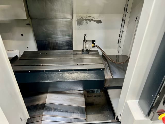 MAZAK Nexus 410A-II Vertical Machining Centre with Mazatrol Nexus Control. Year 2007