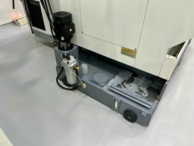 MAZAK Nexus VCN 410A Vertical Machining Centre with Mazatrol Nexus 640M Control. Year 2003