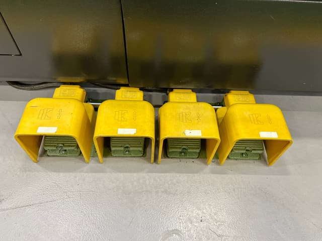 HYUNDAI WIA L250SY CNC Lathe with Sub spindle with Fanuc Series 31i Control. Year 2015