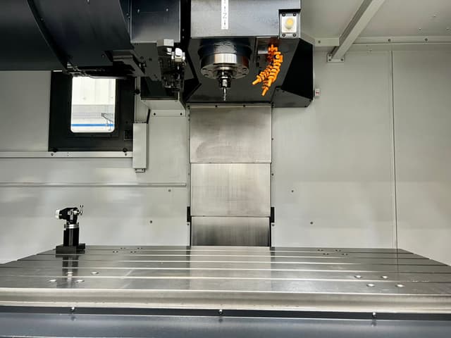 DOOSAN DNM 750 II Vertical Machining Centre with Siemens Sinumerik 828D Control. Year 2022.