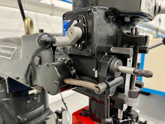 MACH VS-1 Turret Milling Machine with Newall DP700 Digital Readout. Year 2014