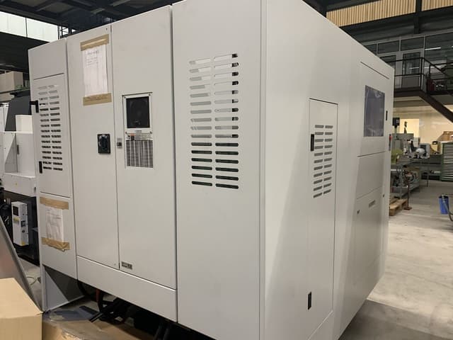 VERTICAL MACHINING CENTER SCHAUBLIN TYPE 51-5AX CNC