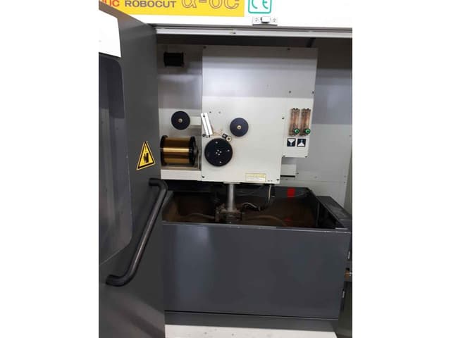 WIRE ED-SINKING MACHINE FANUC ROBOCUT ALPHA OC