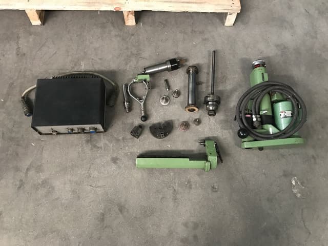 CYLINDRICAL GRINDING MACHINE TRIPET TYPE MUR 100