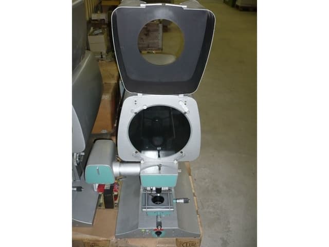 PROJECTOR GUTROX TYPE MP 3E