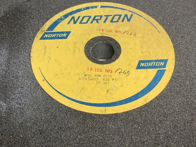 GRINDING WHEEL NORTON Ø 305X32X25
