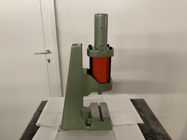 PNEUMATIC PRESS BENZING TYPE DRP-200