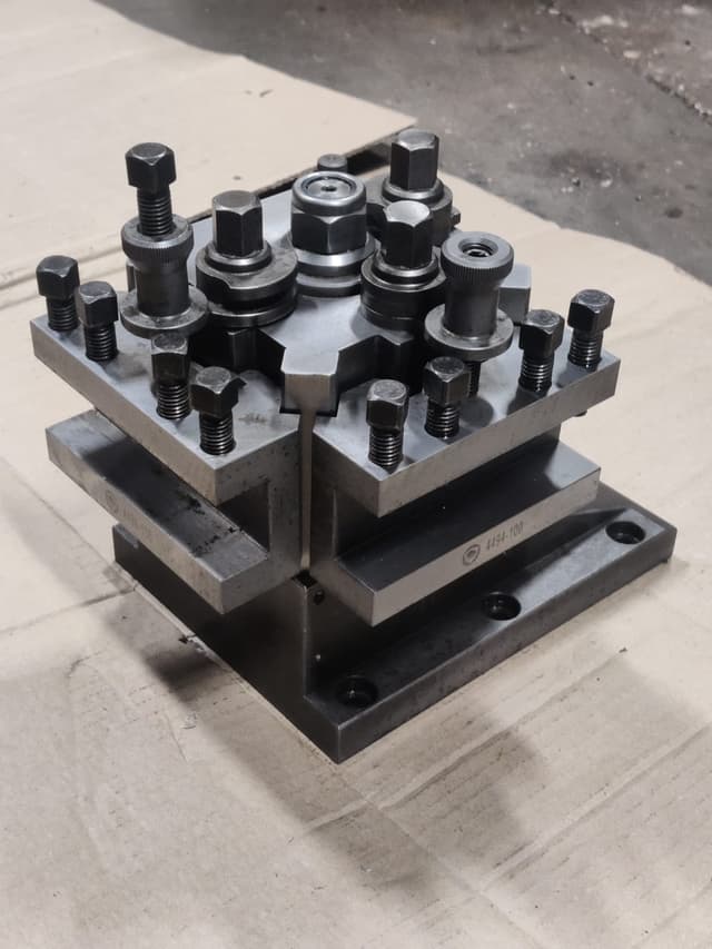 Used Rear mounted Bison Quick Change Toolpost to suit XYZ SLX/RLX425 (4639)