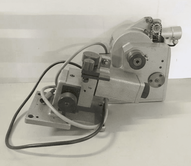 021881 - STRAUSAK 30